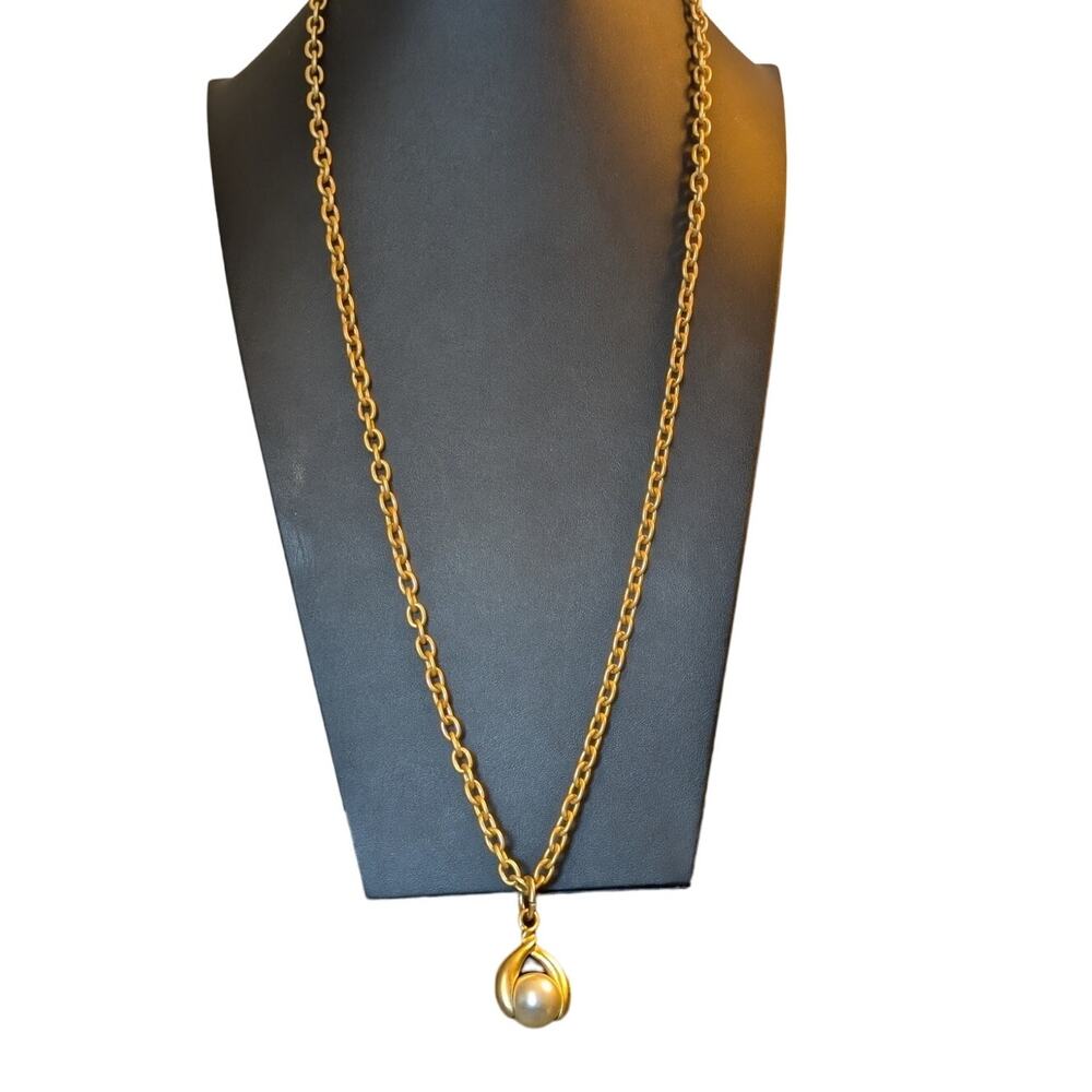 Simulated Pearl in Claw Pendant Heavy Matte Gold Tone Chain 36" Necklace